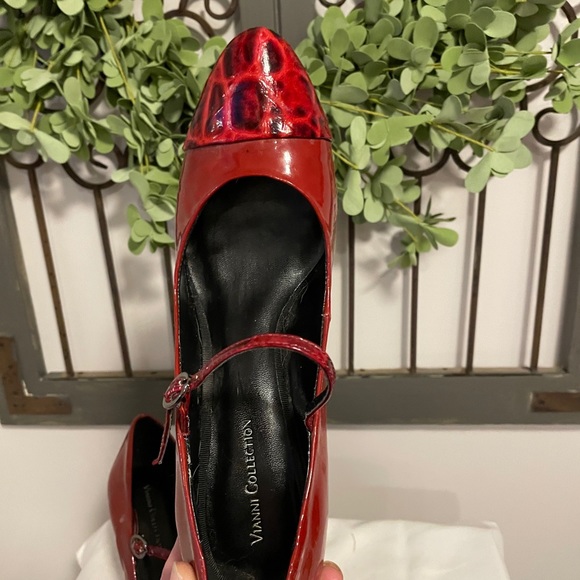 Vianne healed shoes, like new. - Picture 3 of 7